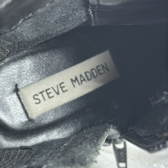 (N8) Steve Madden Women's Black Leather Combat Heeled Boots
Size 6M - Picture 8 of 11